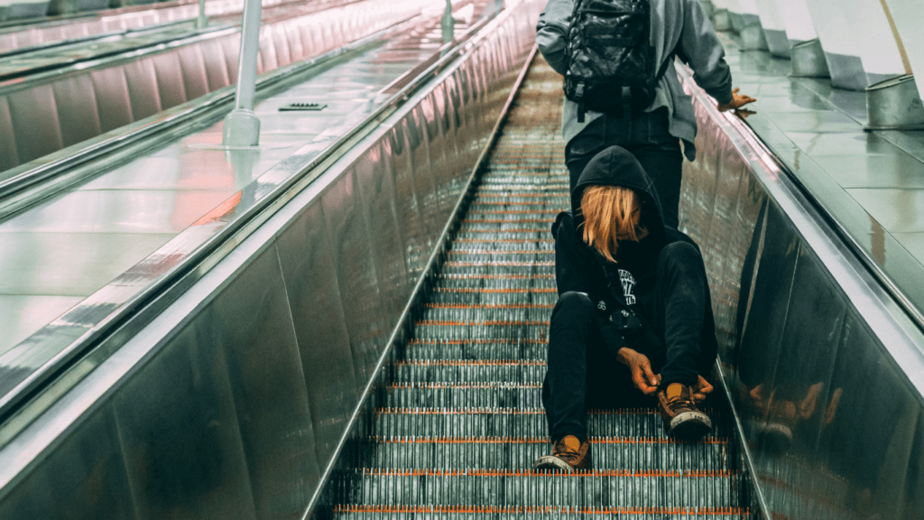 Drunken Vegas Tourist Assaults Local while Ascending Down Escalator at MGM Grand